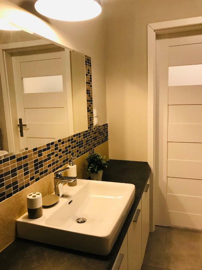 كراكوفيا Bird House Apartment In The City Center المظهر الخارجي الصورة